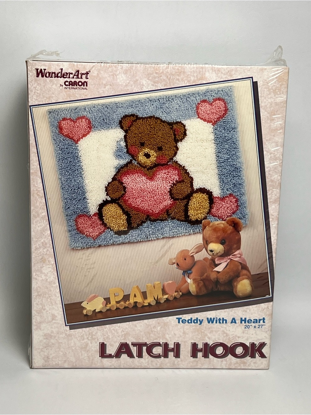 Caron WonderArt Teddy With A Heart Latch Hook Rug Kit 20" x 27" NIB